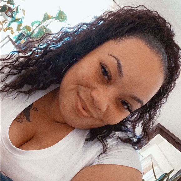 Meet your Posher, Kristina - Picture 1 of 1